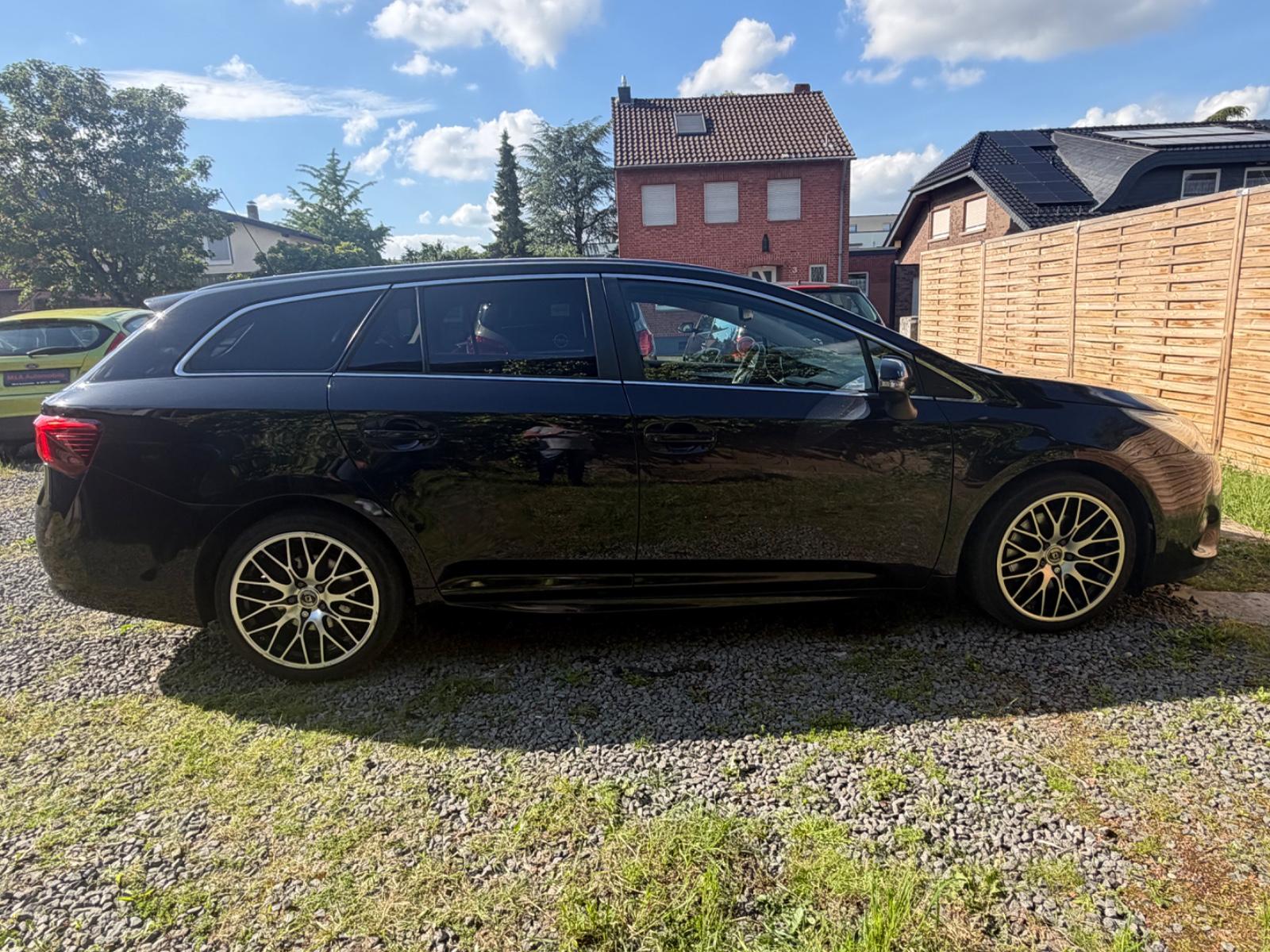 Toyota Avensis Touring Sports Business Edition*SCHECK*