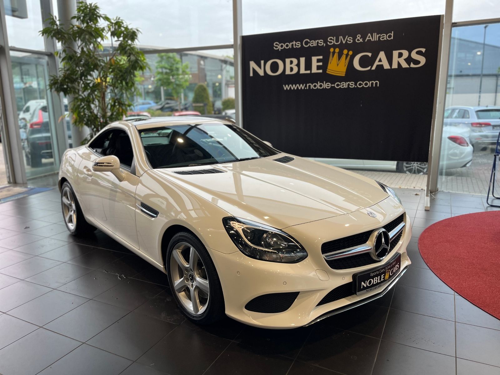 Fahrzeugabbildung Mercedes-Benz SLC 200 KLIMA NAV SHZ PDC ALU