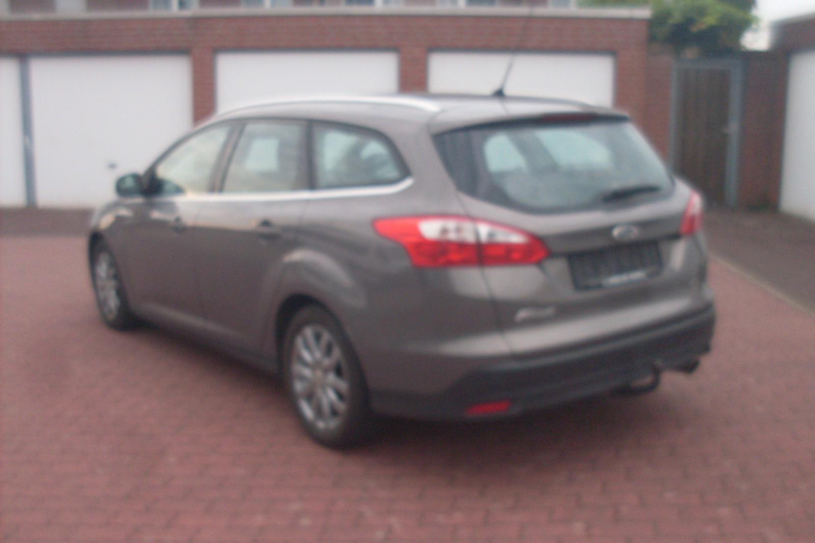 Ford Focus 2011 — interior