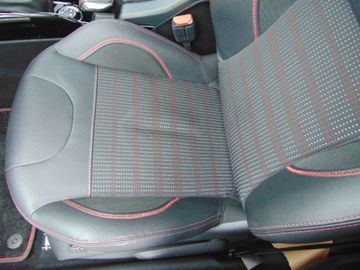 Bild 14 Peugeot 2008 Allure