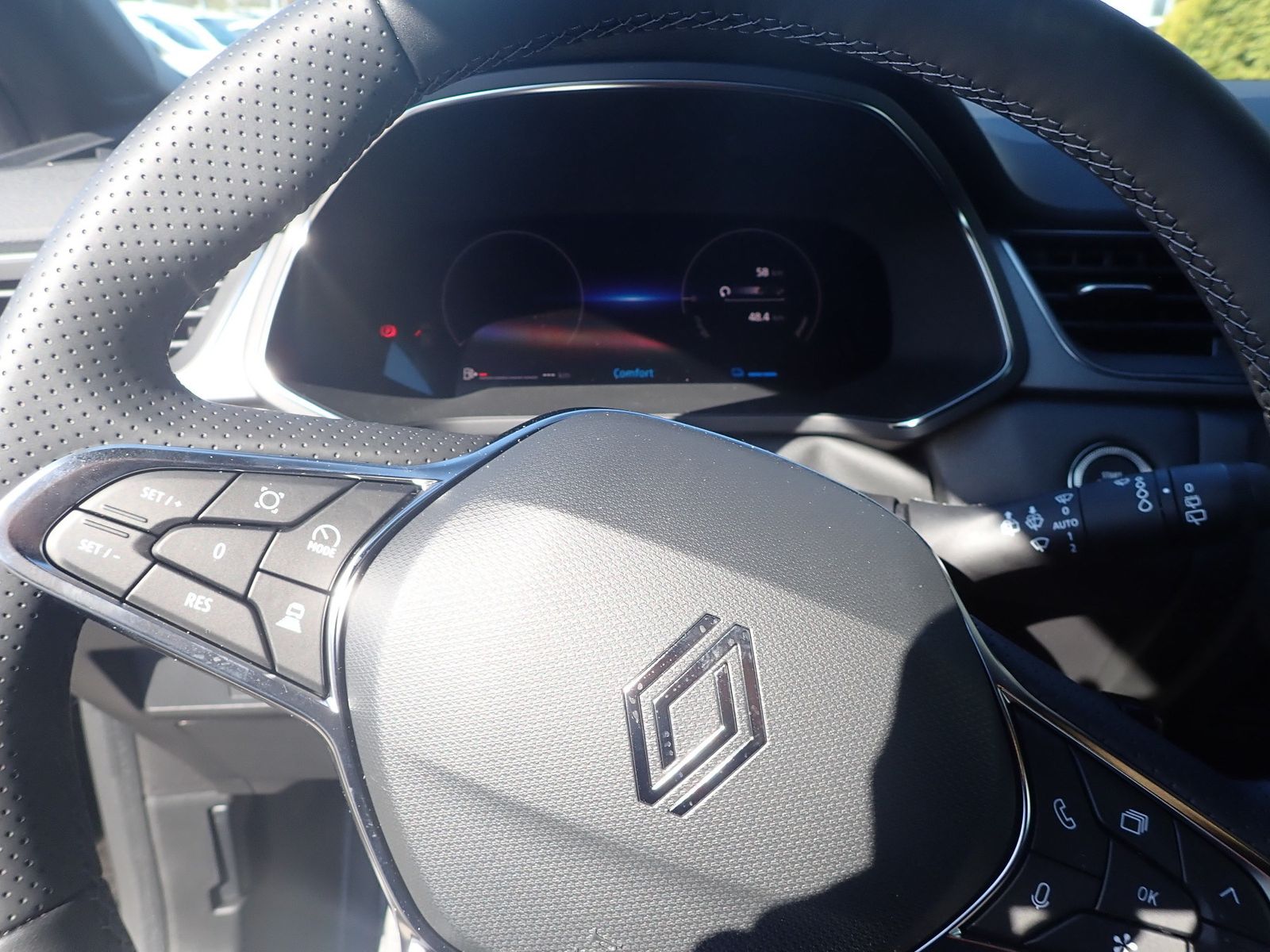 Fahrzeugabbildung Renault Captur Techno Full Hybrid E-Tech 160