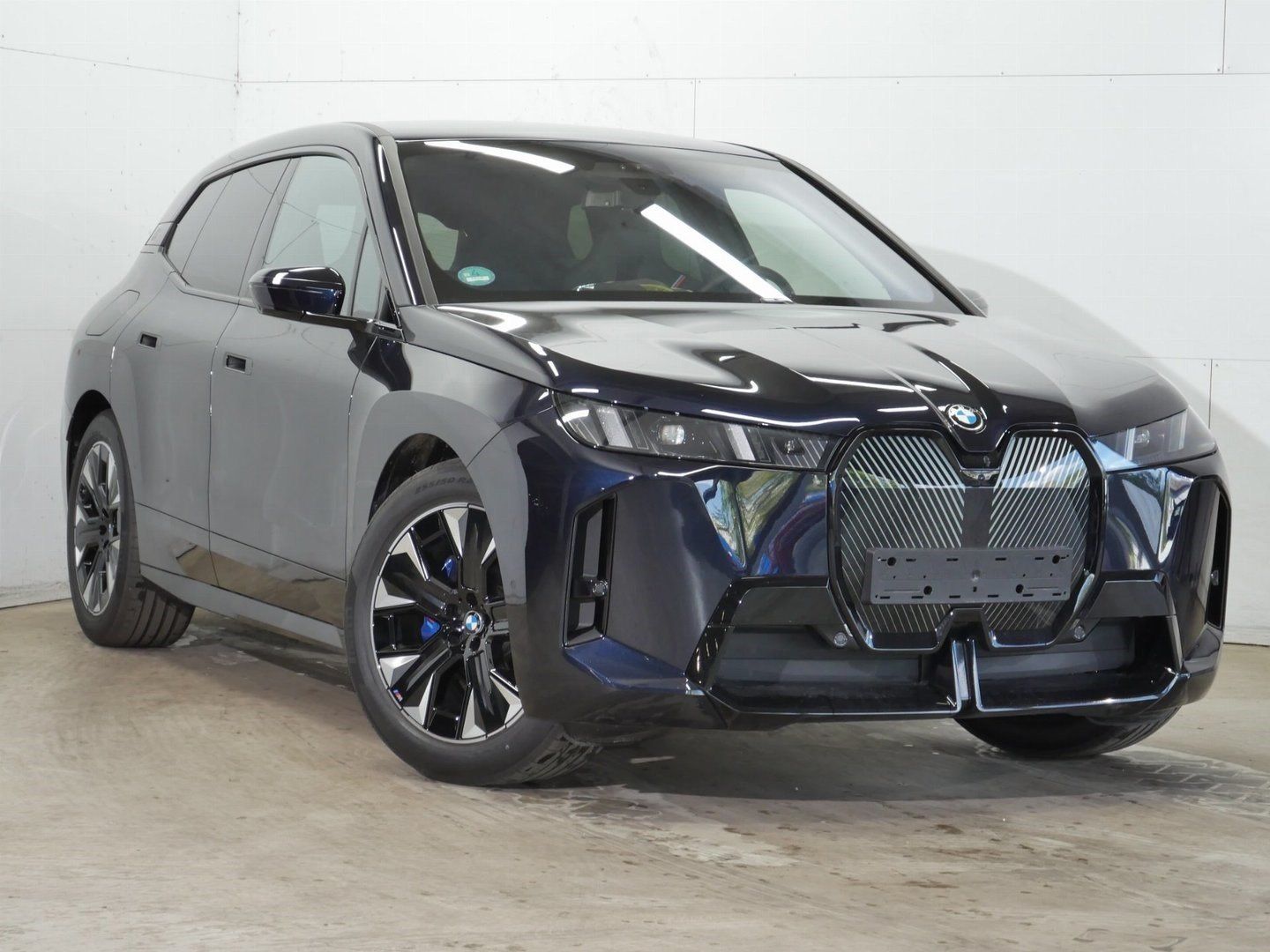 Fahrzeugabbildung BMW iX xDrive60 |Adapt. Luftfederung |Sitzbelüftung