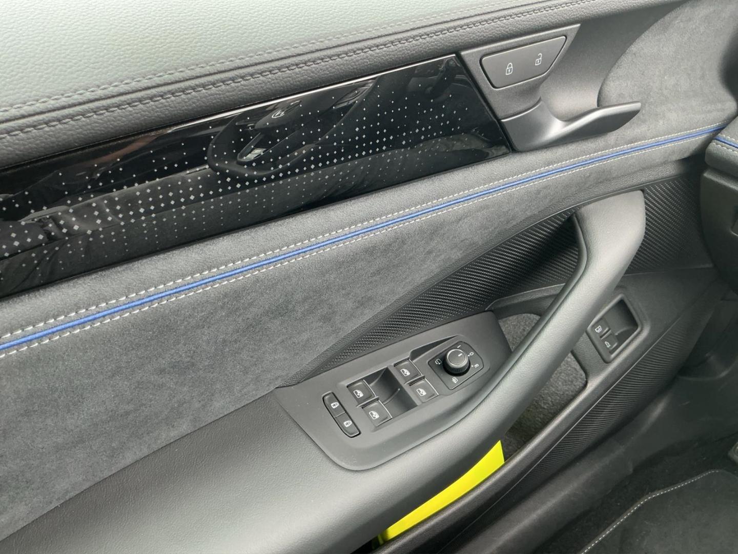 Volkswagen Passat Variant 1.5 TSI eHybrid 6-DSG R-Line AHK 