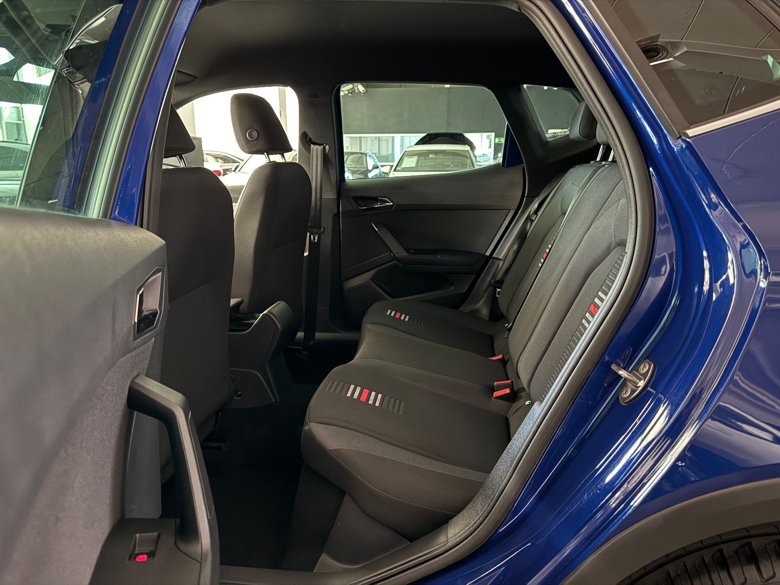 Fahrzeugabbildung SEAT ARONA SPORTPAKET FR-LINE DSG ACC LED BEATS KESSY