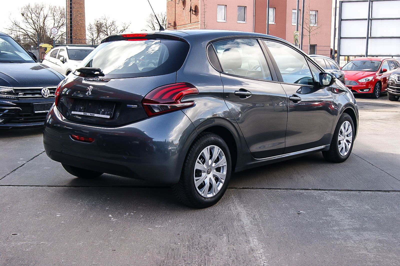 Fahrzeugabbildung Peugeot 208 1.2 Activ NAVI, PDC, SITZHG,ZAHNRIEMEN NEU