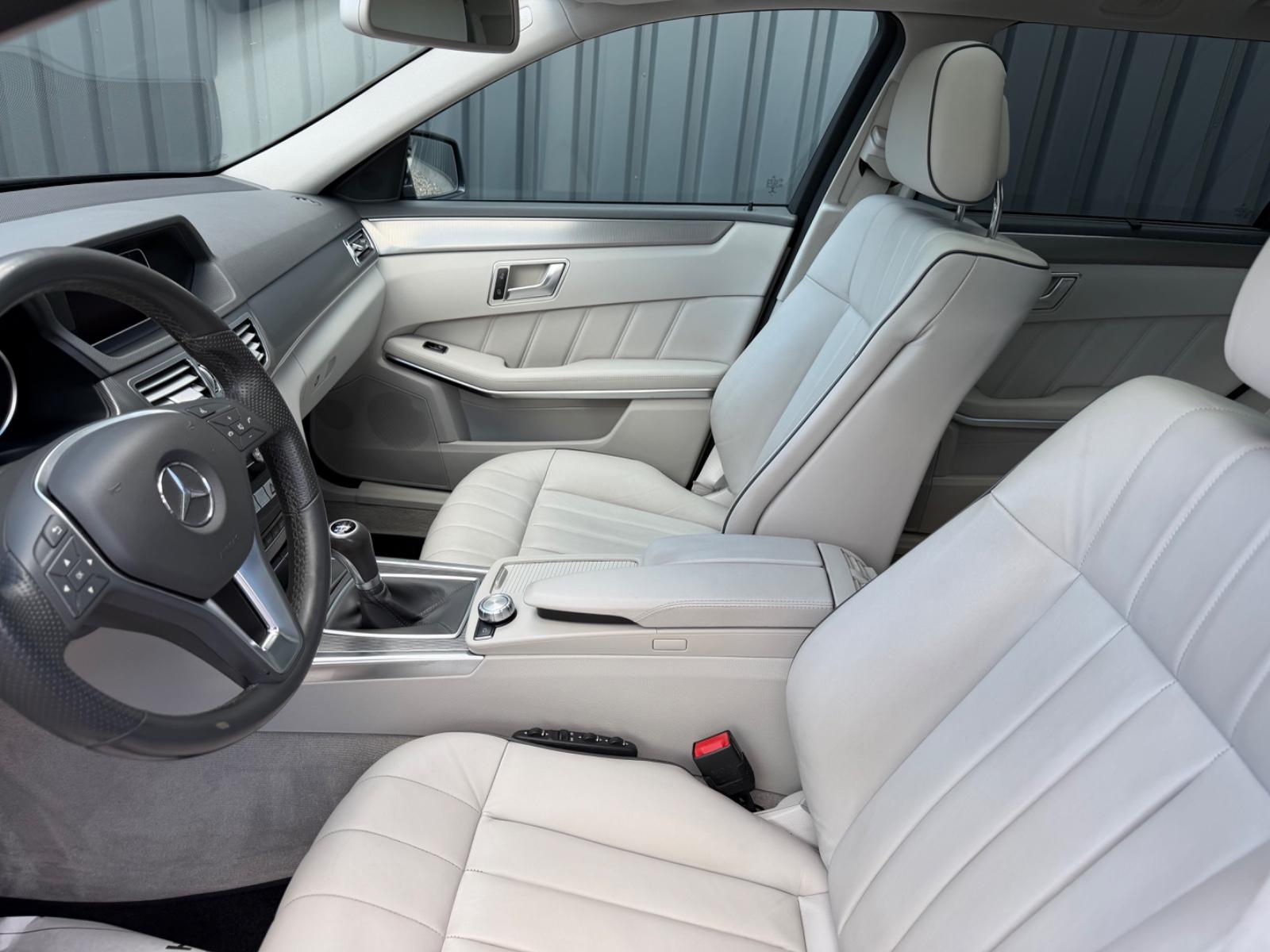 Mercedes-Benz E 220 E T-Modell E 220*Panno*Leder*