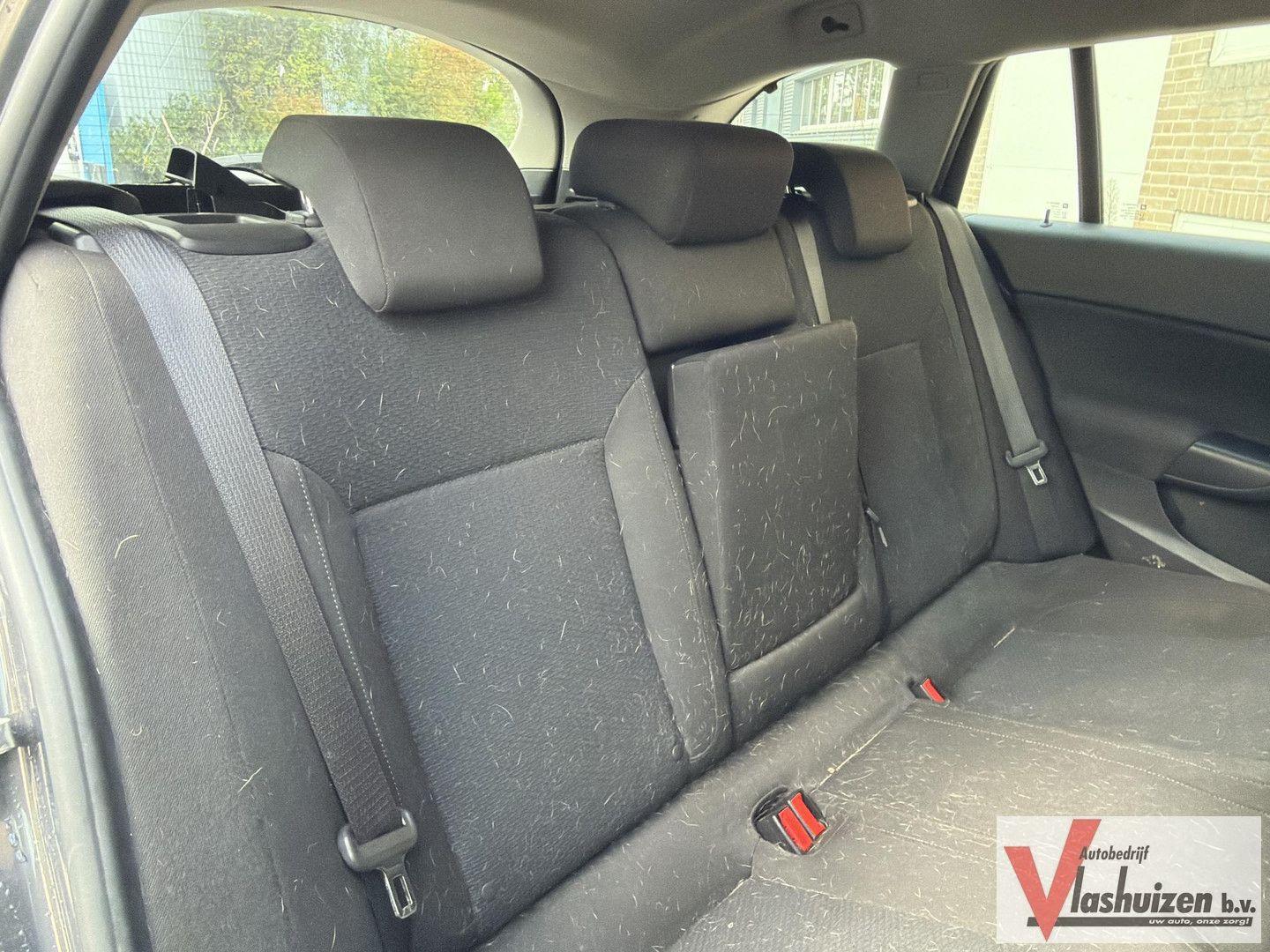 Opel Insignia 2015 — photo 17