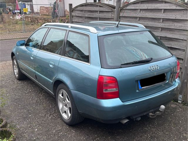 Audi A4 Avant mit Anhängerkupplung und Tüv