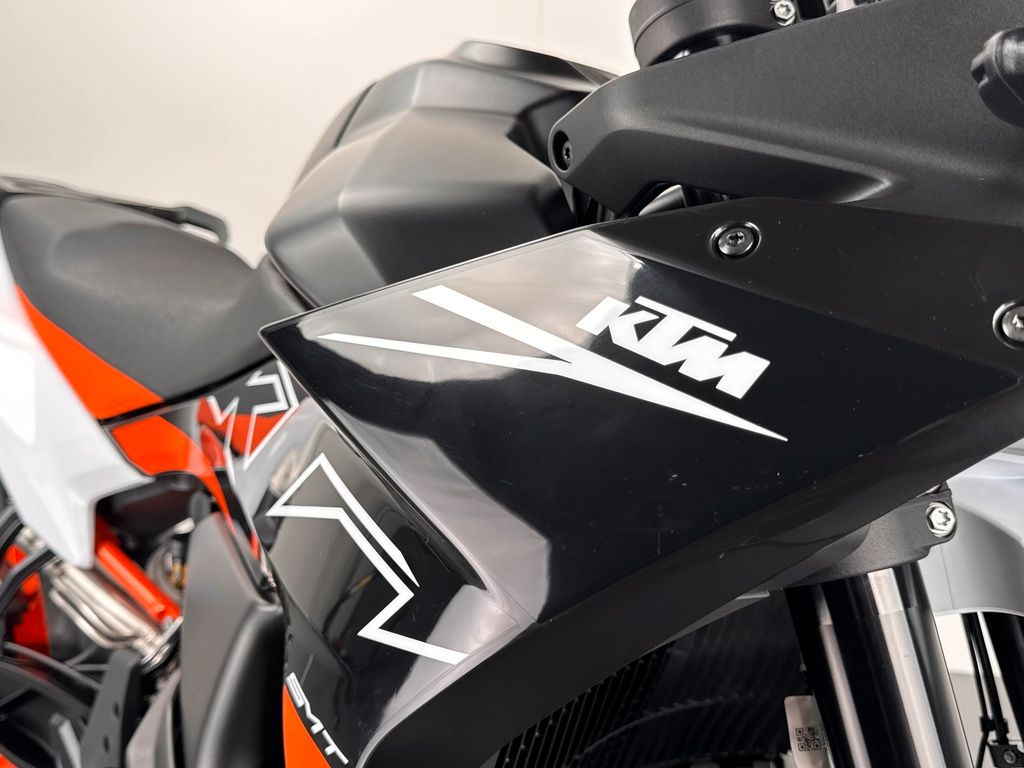 Fahrzeugabbildung KTM 890 SMT *NEUFAHRZEUG *0KM