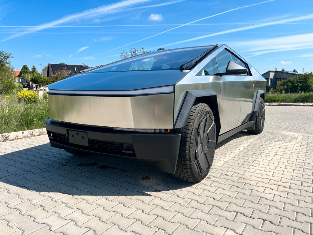 Tesla Andere
