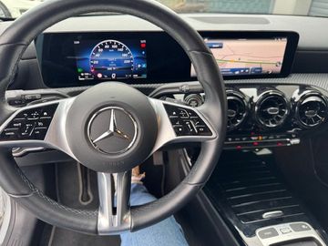 Bild 11 Mercedes-Benz A 200 Progressive Automatik MBUX Kamera Navi SHZ
