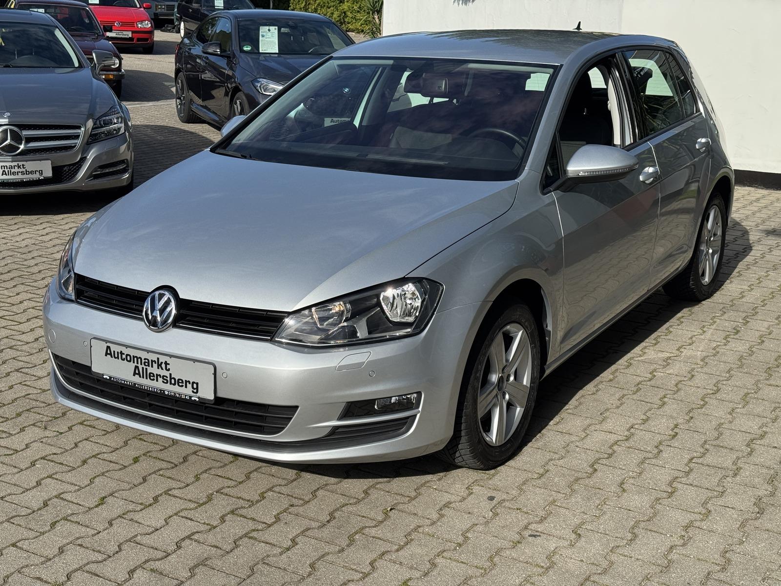 Volkswagen Golf VII orig. 38.500 km 92 kW Navi SHZ PDC v+h
