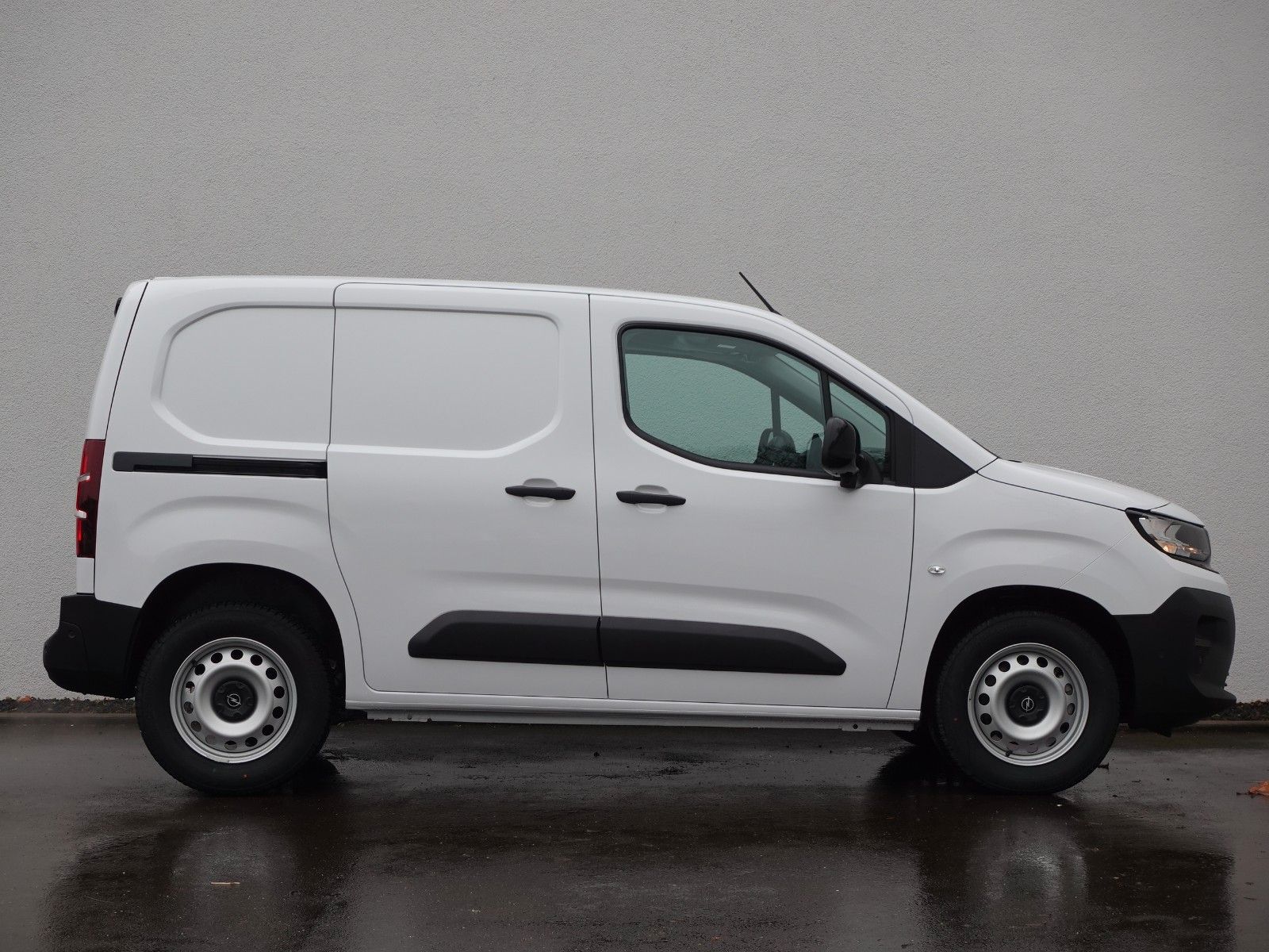 Fahrzeugabbildung Opel Combo Cargo L1H1 1.5D,Navi,Kamera,Sitzhzg,Allw.