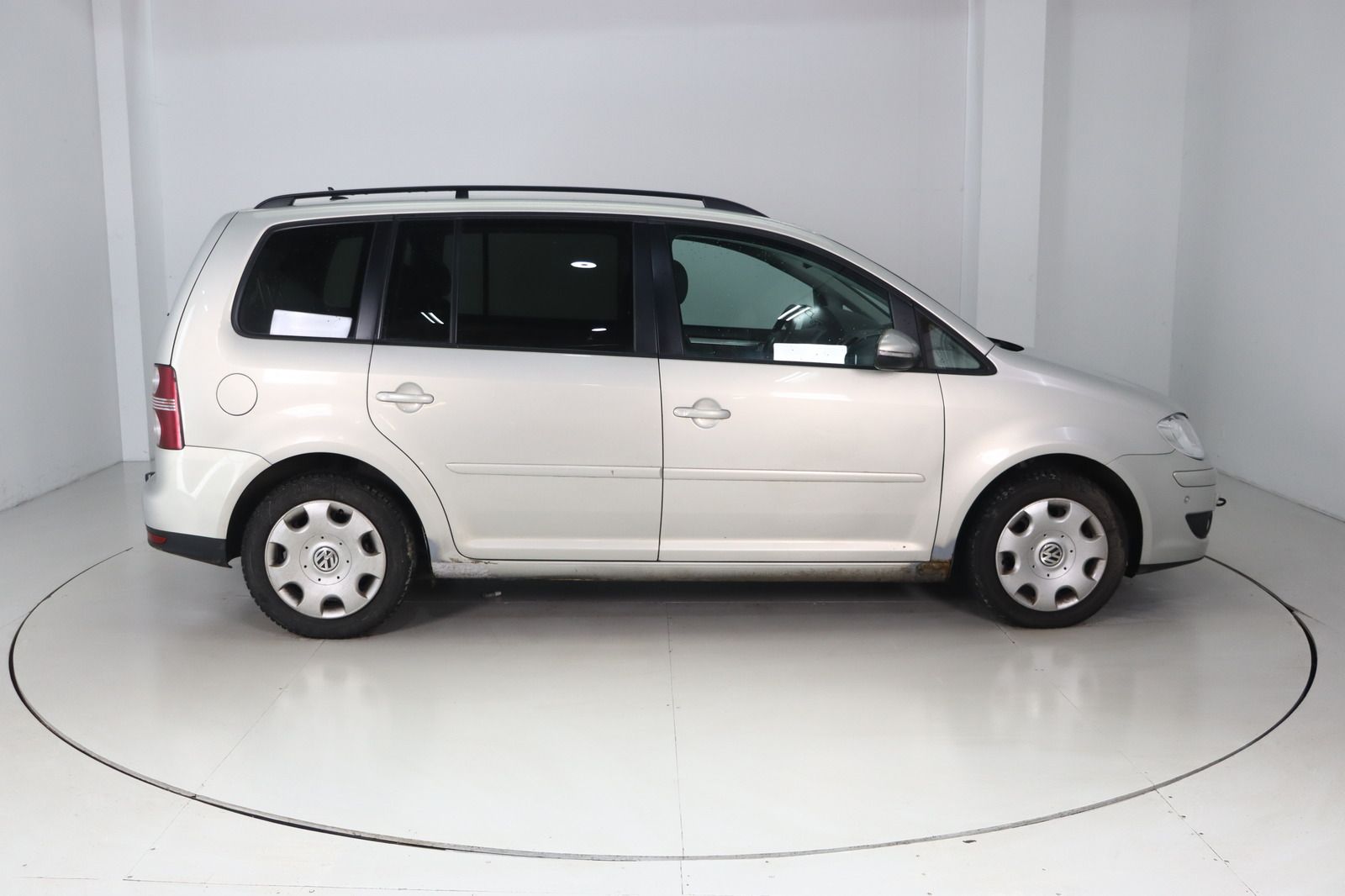 Fahrzeugabbildung Volkswagen Touran 1.4 TSI DSG 7- Sitzer * HU/AU 05.27