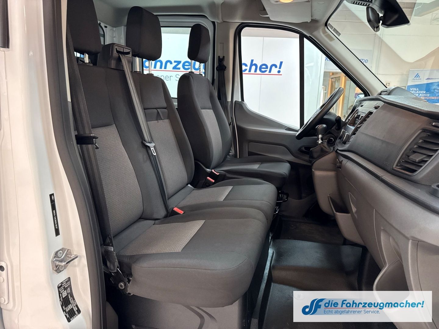 Fahrzeugabbildung Ford Transit Pritsche 350 L2 Doppelkabine Basis AHK D