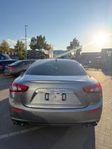 Maserati Ghibli 3.0 V6 Diesel Automatik - mit Diesel-Antrieb: mit Navigationssystem, mit Klimaanlage