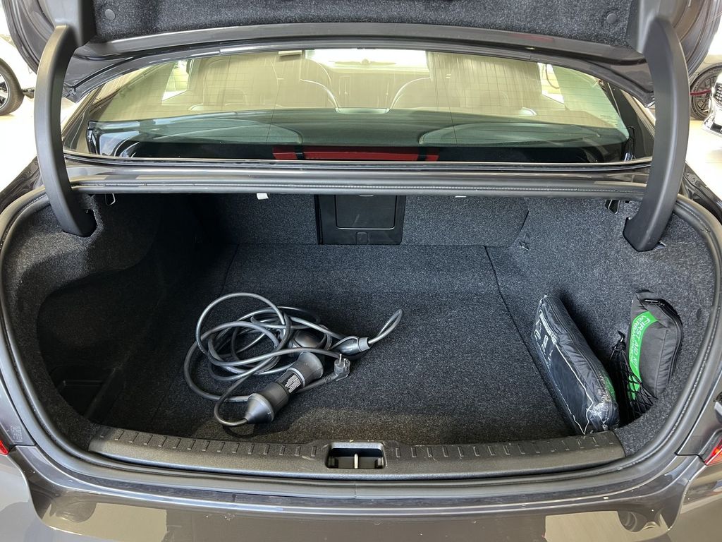 Volvo S60 T8 Ultimate Dark Recharge AWD Massage B&W