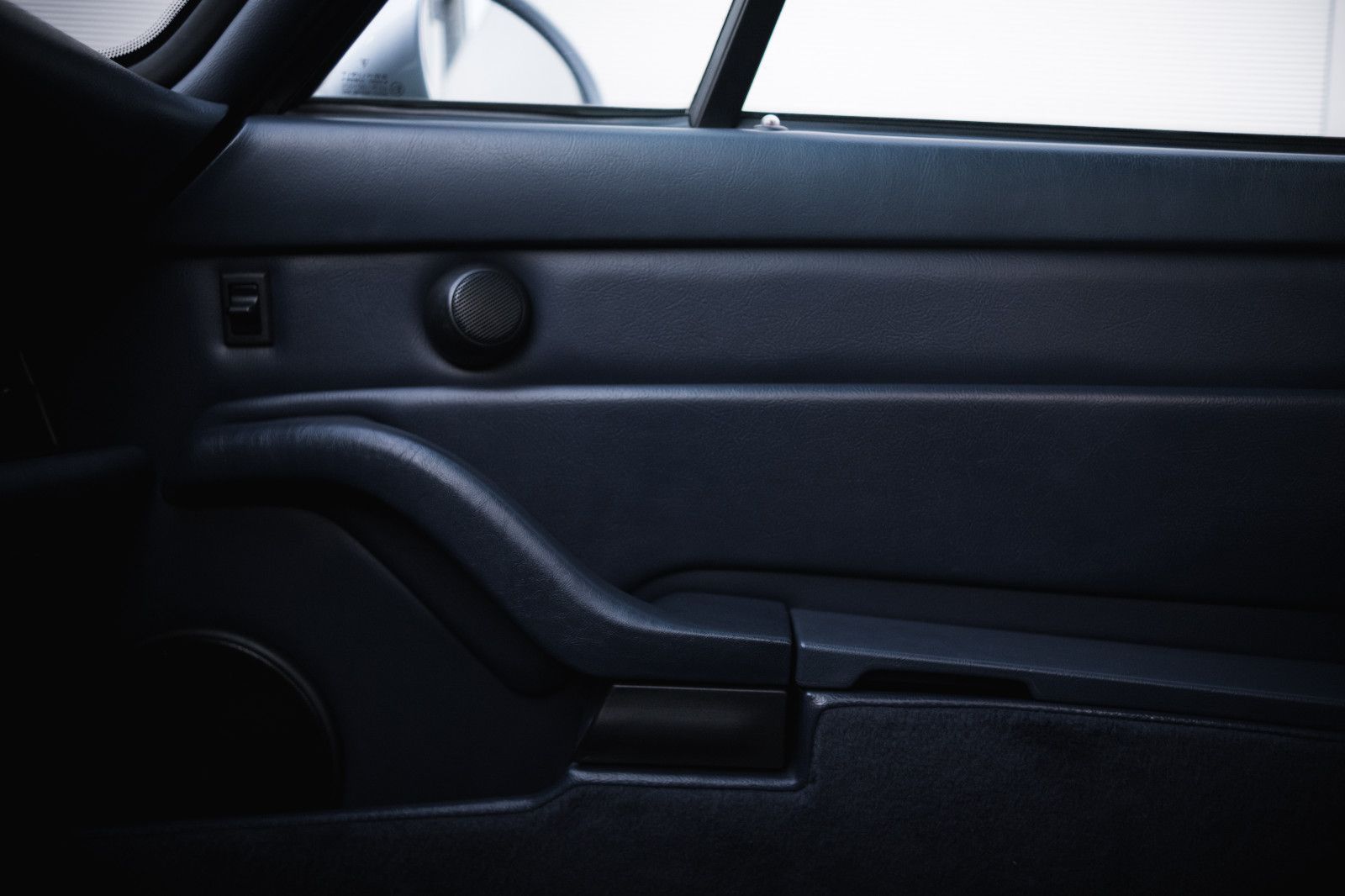 Fahrzeugabbildung Porsche 993/911 Carrera-dt. Auto-unfallfrei-Schalter