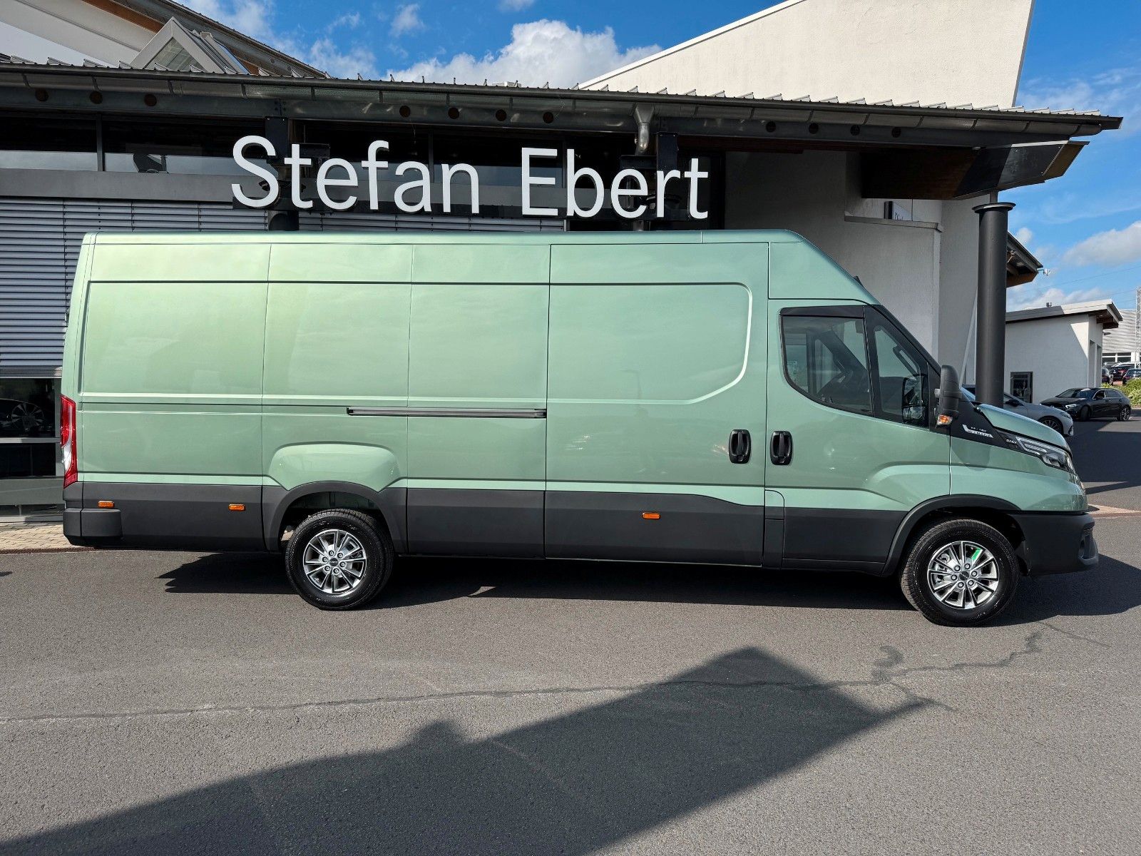 Fahrzeugabbildung Iveco Daily 35S18 HA8 3.0L *R4.100mm*Automatik*AHK*LED