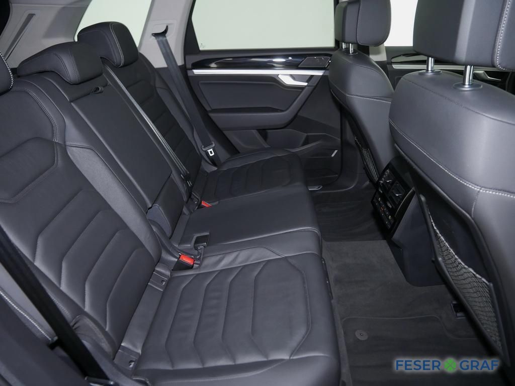 Volkswagen Touareg 3.0 TDI Elegance DSG R-line 4x4 AHK Rear foto 5