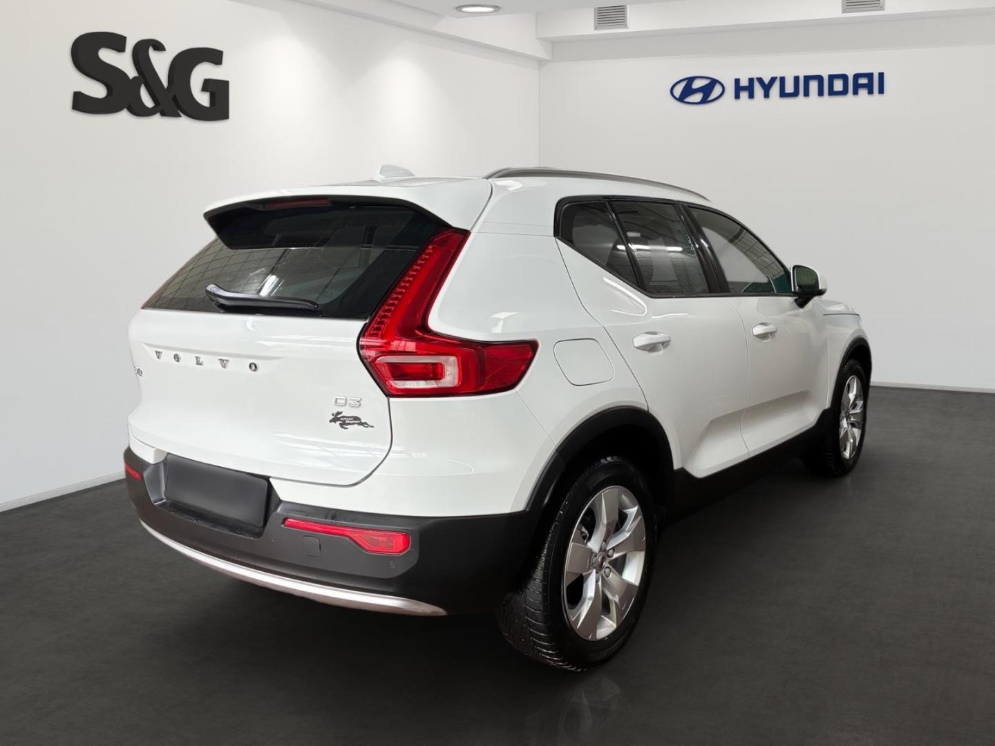 Volvo XC40 Momentum Pro 2.0 Diesel 2WD AHK*RÜCKFAHRKAM