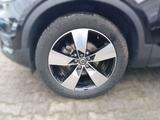 Volvo XC 40 T3 2WD Momentum  Navi Klimaanlage LED Tagf - Volvo XC40 Gebrauchtwagen in Frankfurt