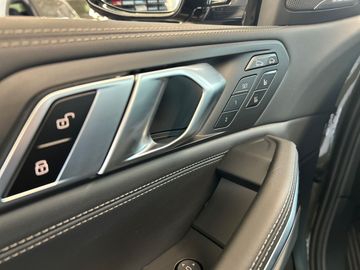 BMW X6 xDrive40d M Sport Sportpaket Gestiksteuerung