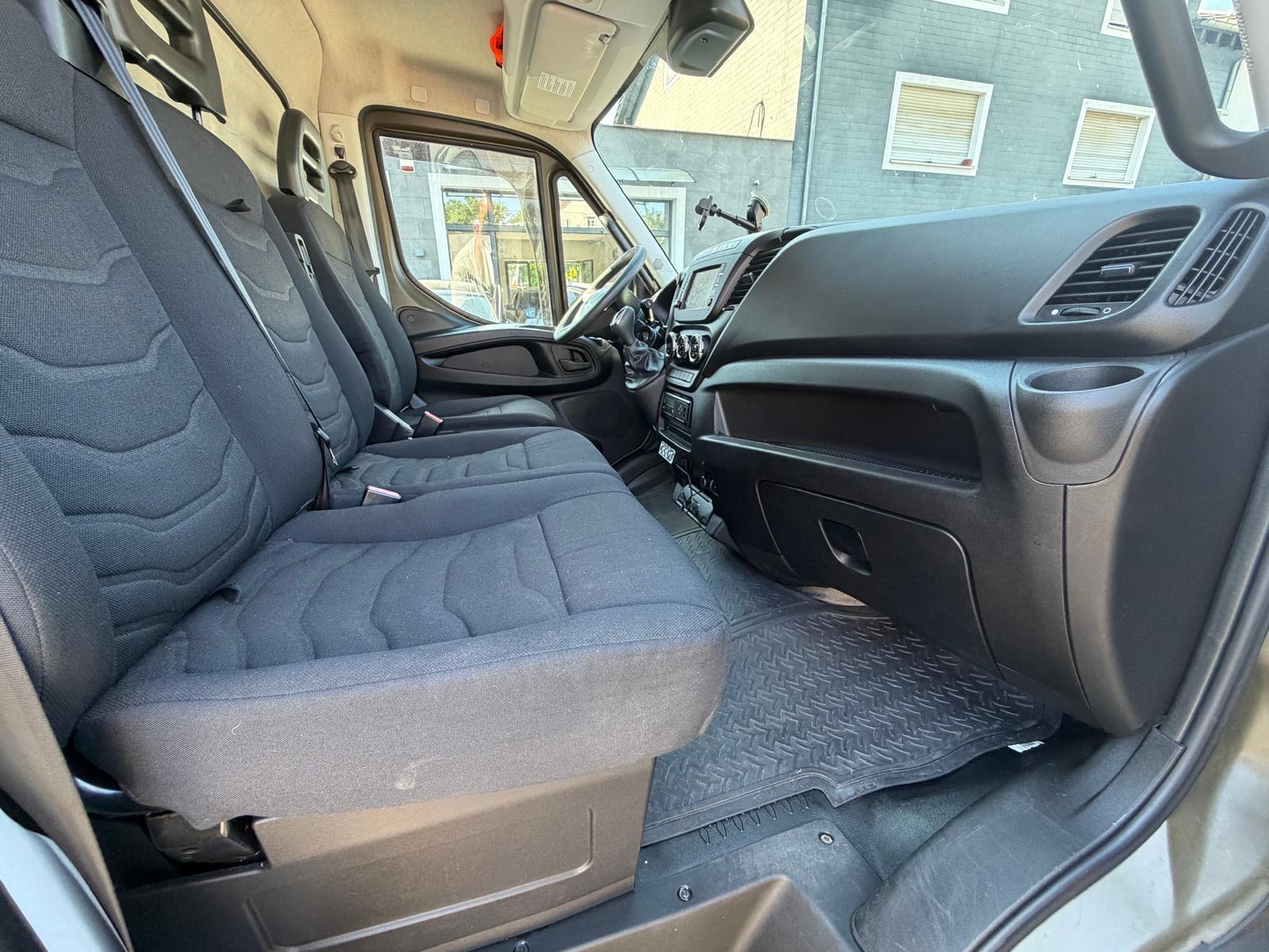 Iveco Abschleppwagen 3,5t-Navi-Aut-Klima