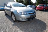 Opel Astra J 1.6 Design Edition NAVI Klima PDC AHZV - Opel Astra: Design