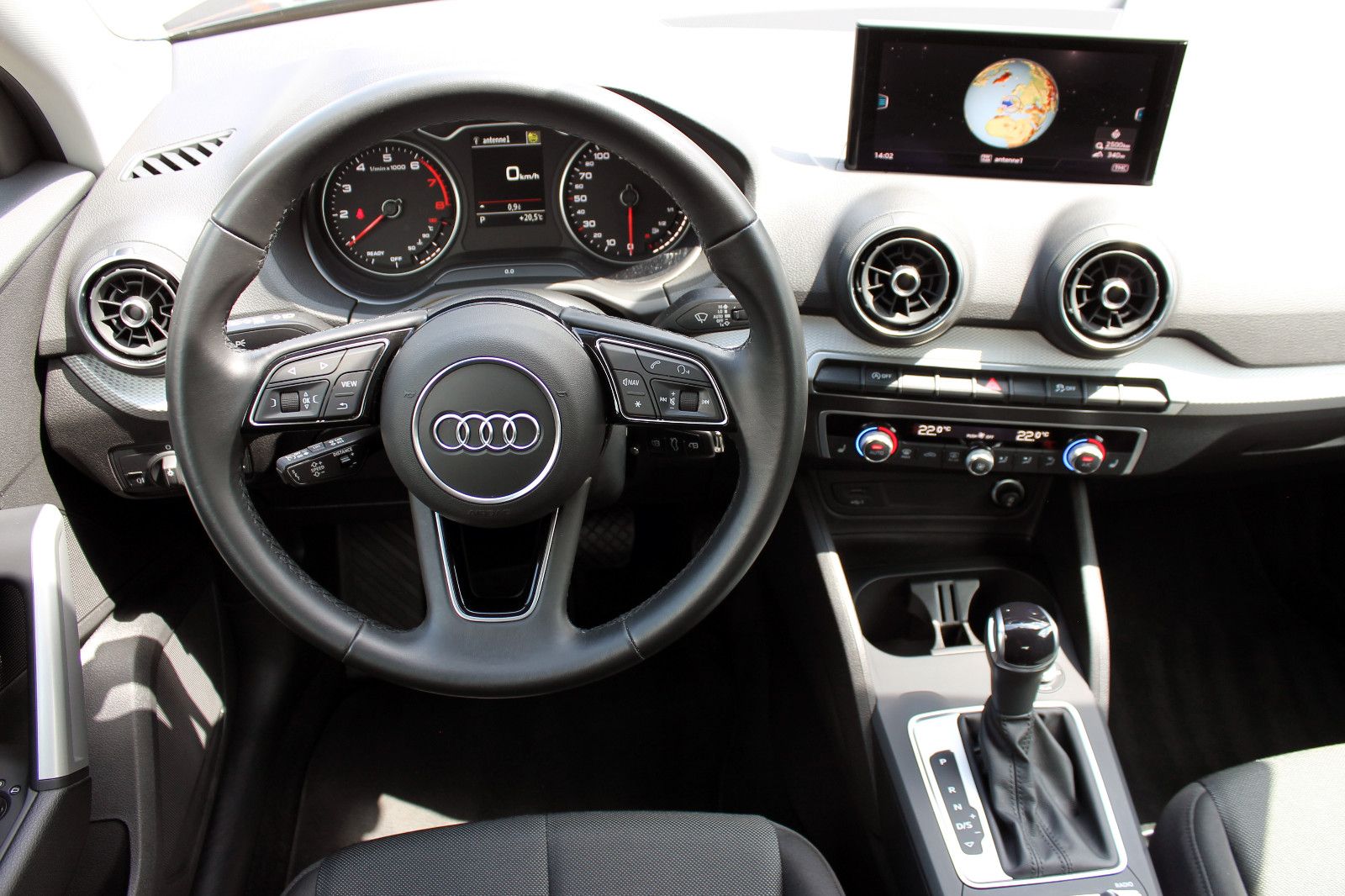 Fahrzeugabbildung Audi Q2 35 TFSI DSG ACC LED NAVI PDC SHZ DAB BT