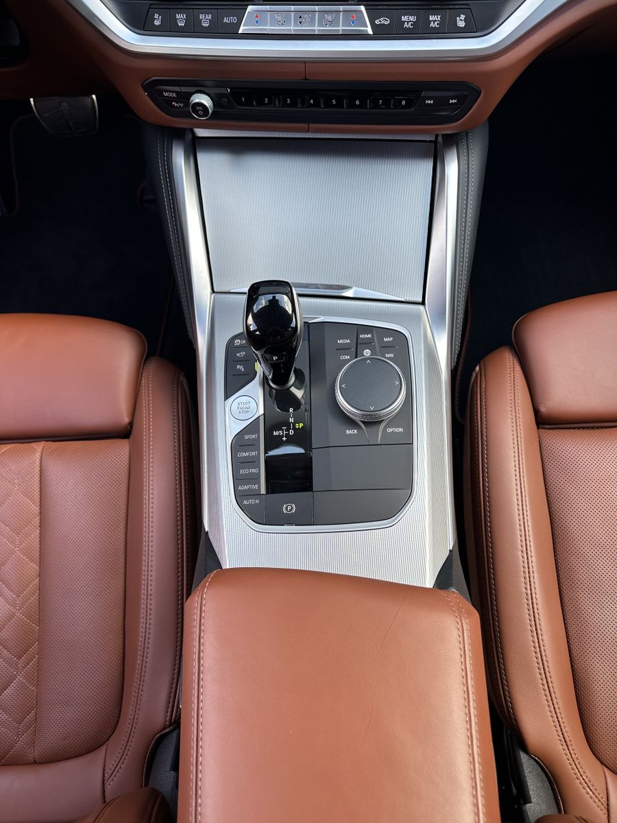 Fahrzeugabbildung BMW M440i Gran Coupé xDrive NAV+LASER+360°+20ZO+HUD