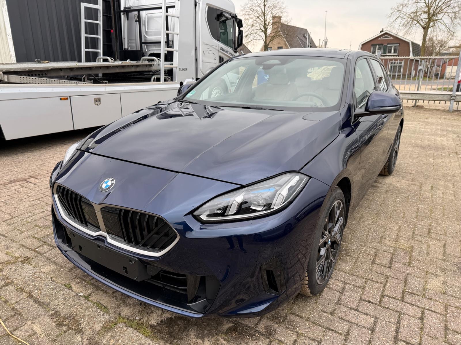 BMW 123i 1 Limousine 123i  xDrive