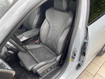 2024 BMW IX2 照片 9