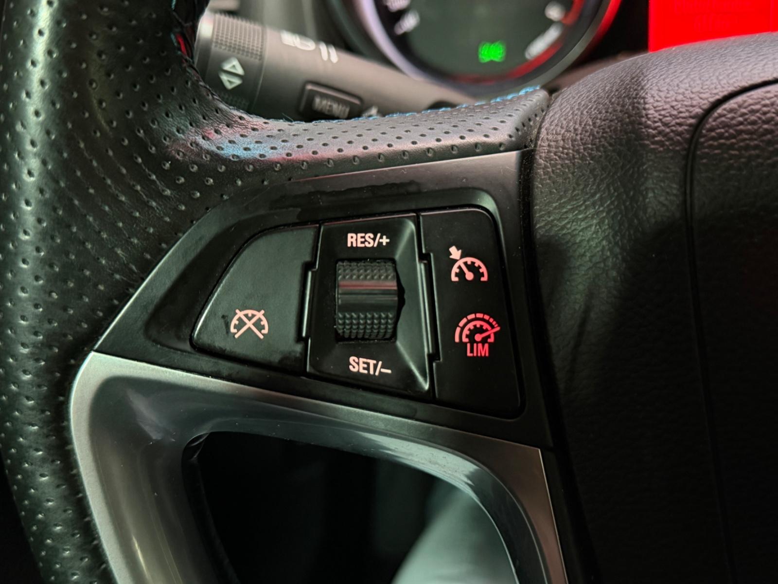 OPEL ASTRA J GTC OPC 2.0 280ch BVM Pack sport Sièges chauffants cuir Historique présent- 2EME MAIN