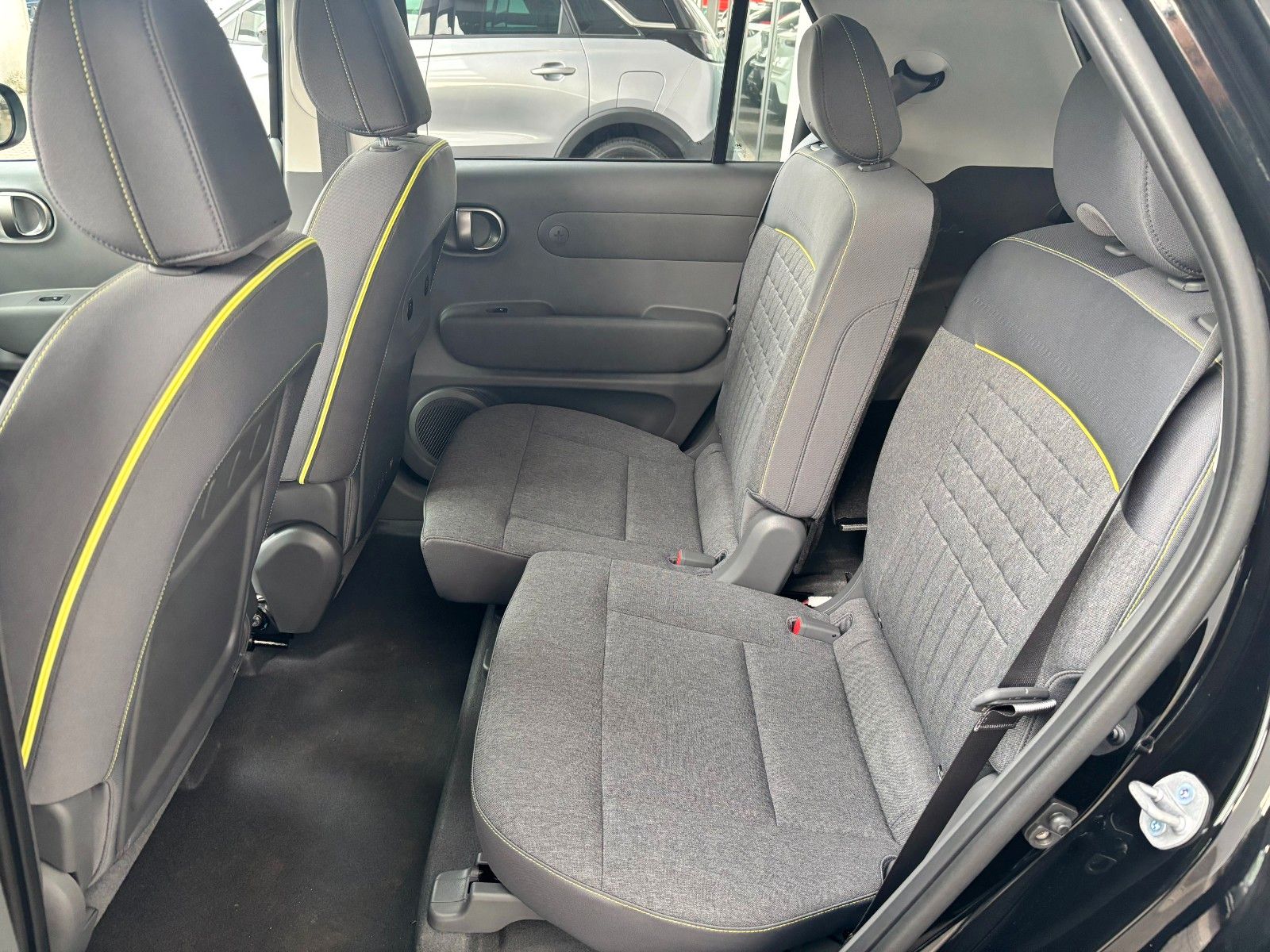 Fahrzeugabbildung Hyundai INSTER Cross 49kWh Effizienz-Paket/NAVI/SHZ!