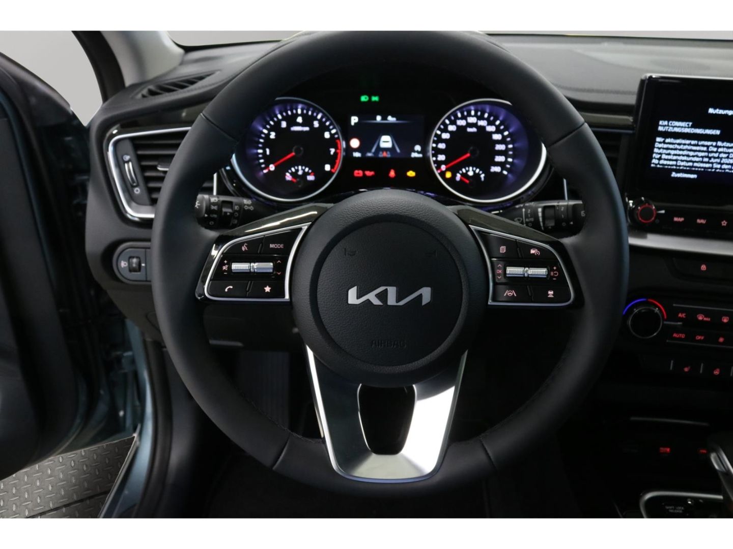 Fahrzeugabbildung Kia Ceed_sw Spirit Panoramadach Memory-Sitze Navi
