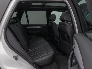 Fahrzeugabbildung BMW X5 xD40d M Sport Kamera Panorama HUD DAB H/K AHK