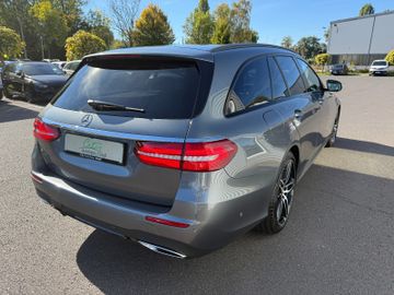 Mercedes-Benz E 220 T AMG+Night+Widescreen+Multib.+Kamera+LED