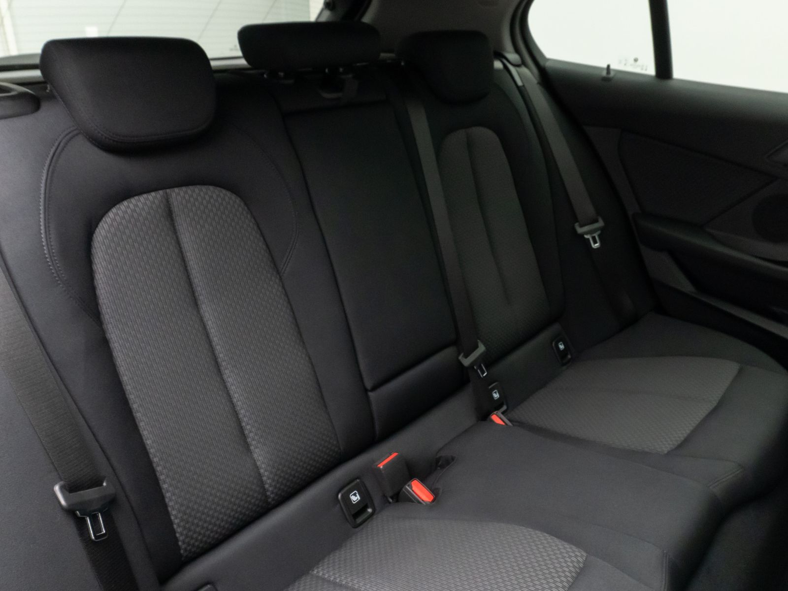 Fahrzeugabbildung BMW 120i Panorama Kamera HUD HiFi DAB LED 17Zoll