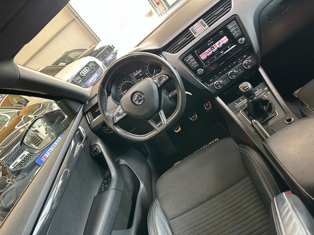 Skoda Octavia Combi RS *BiXenon*Navi*AHK*