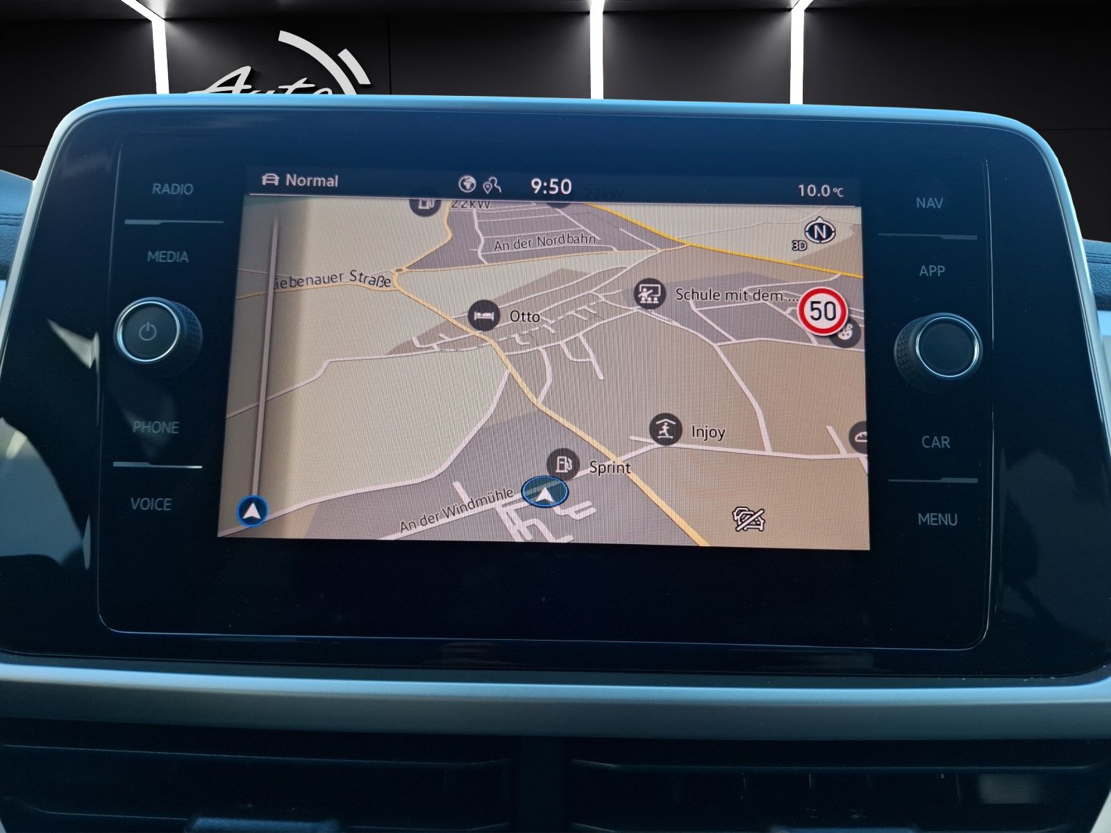 Fahrzeugabbildung Volkswagen T-Roc TSI Move DSG STH LED Navi AID RFK SH