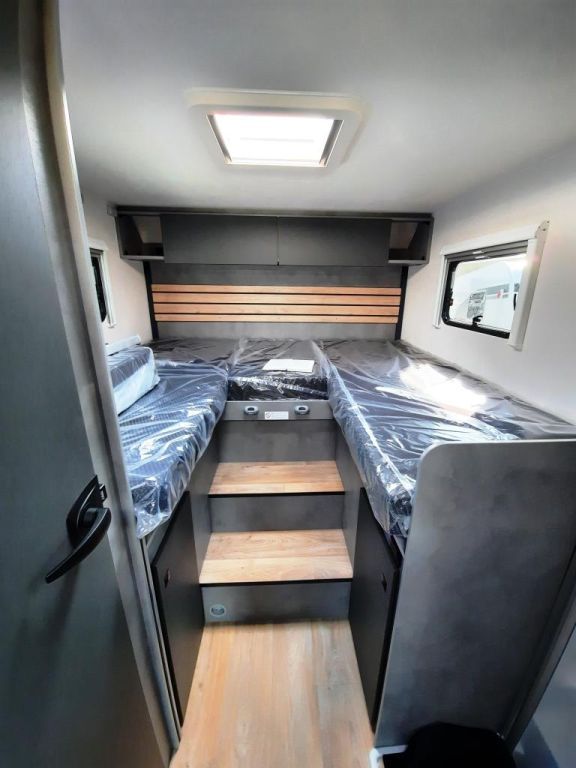 Fahrzeugabbildung Crosscamp EXPDN 7.4 E Verfüg./Sparen Sie 4.566,- €