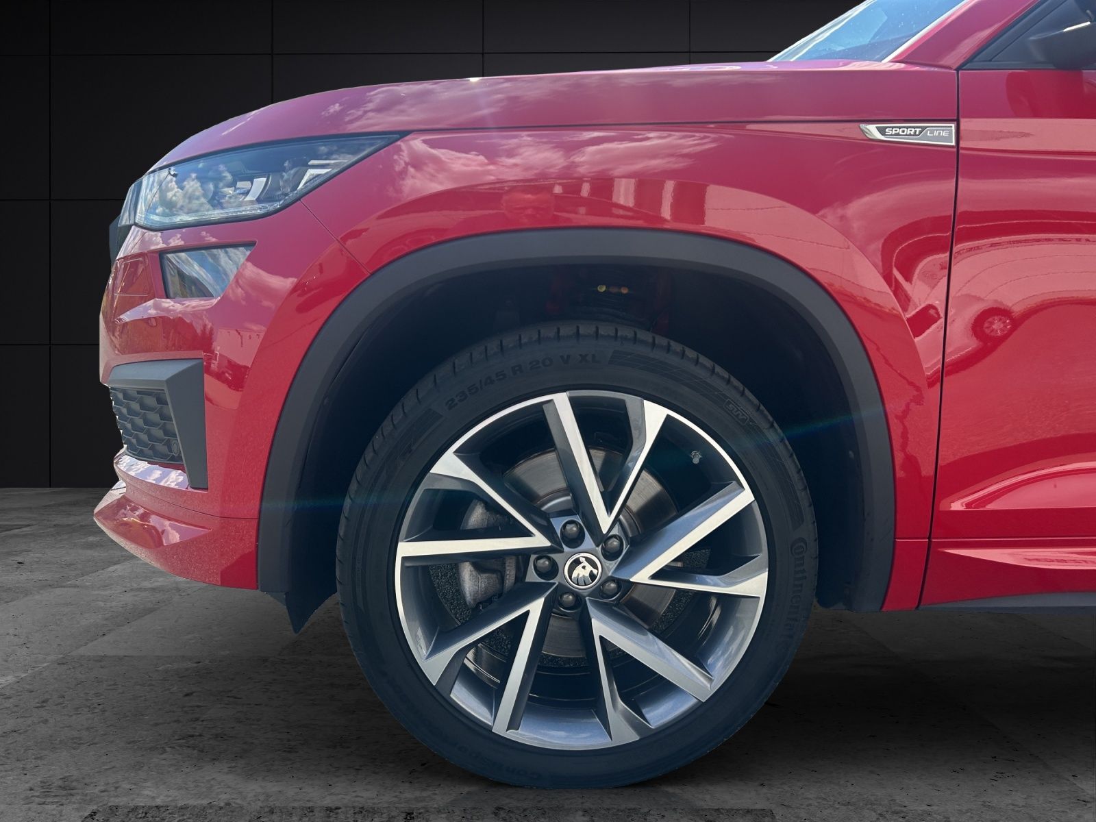 Fahrzeugabbildung SKODA Kodiaq TDI Sportline DSG 4x4 Matrix AHK Navi VC