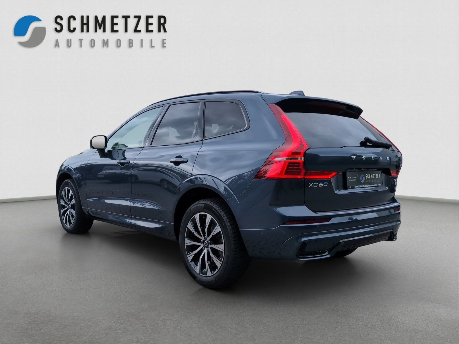 Volvo XC60 B4 AWD Plus Dark 360°Kamera PanoSHD BLIS foto 3