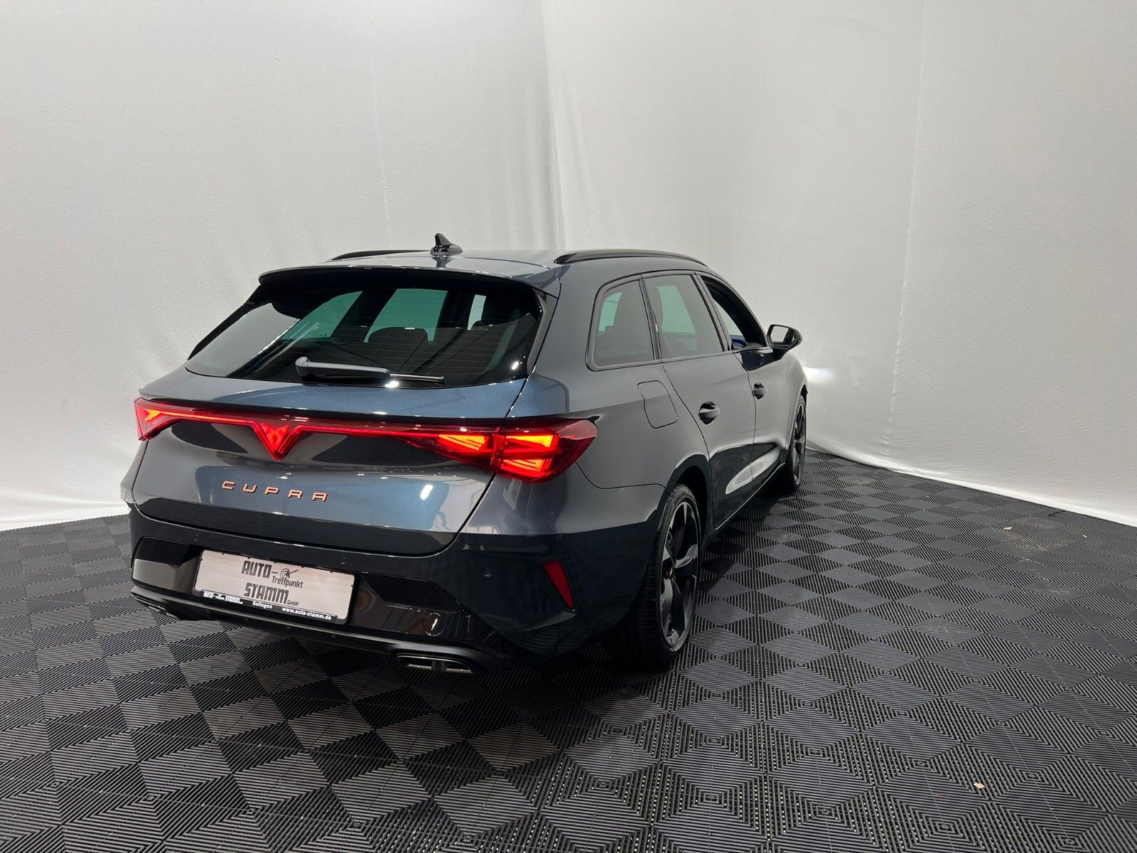 Fahrzeugabbildung CUPRA Leon Sportstourer 1.5 TSI - ACC - Keyless - AHK