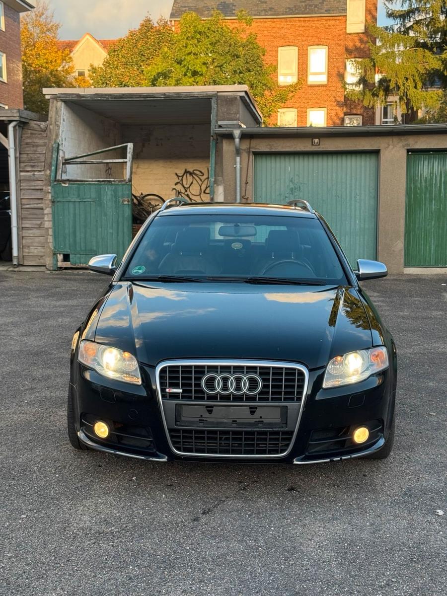 Audi A4 2006 — вигляд ззаду