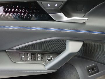 Fahrzeugverkauf 10 Volkswagen Tiguan 2.0 TDI 142 kW 4M R-Line Panodach 20 Zoll