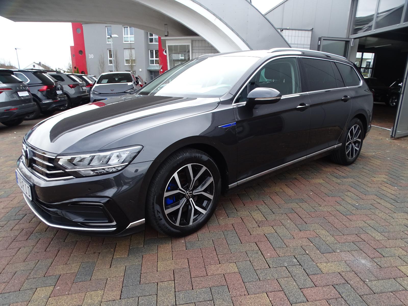 Volkswagen Passat Variant GTE "AHK/RFK/Navi/LED/ACC/SHZ"