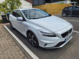 Volvo V40 T2 R Design - Volvo V40 mit Benzin-Antrieb: Limousine, R Design