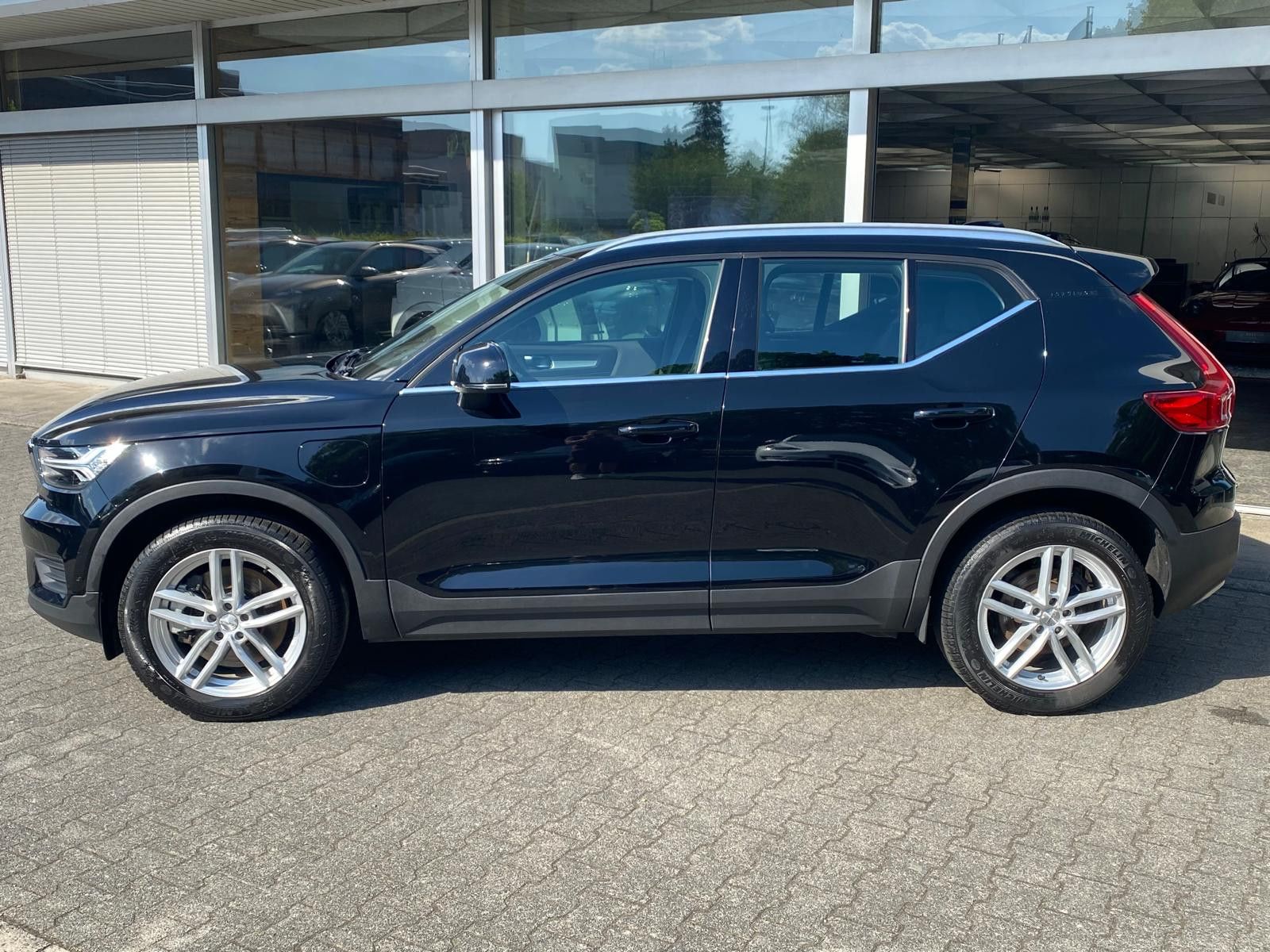 Fahrzeugabbildung Volvo XC40 Inscript Plug-In Hybr LED+NAVI+KAM+DAB+ACC+